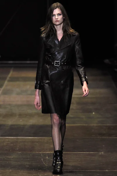 Look 24